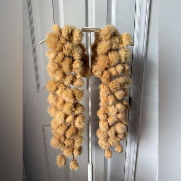 Women’s Tan Rabbit Fur Scarf - Picture 3 of 5